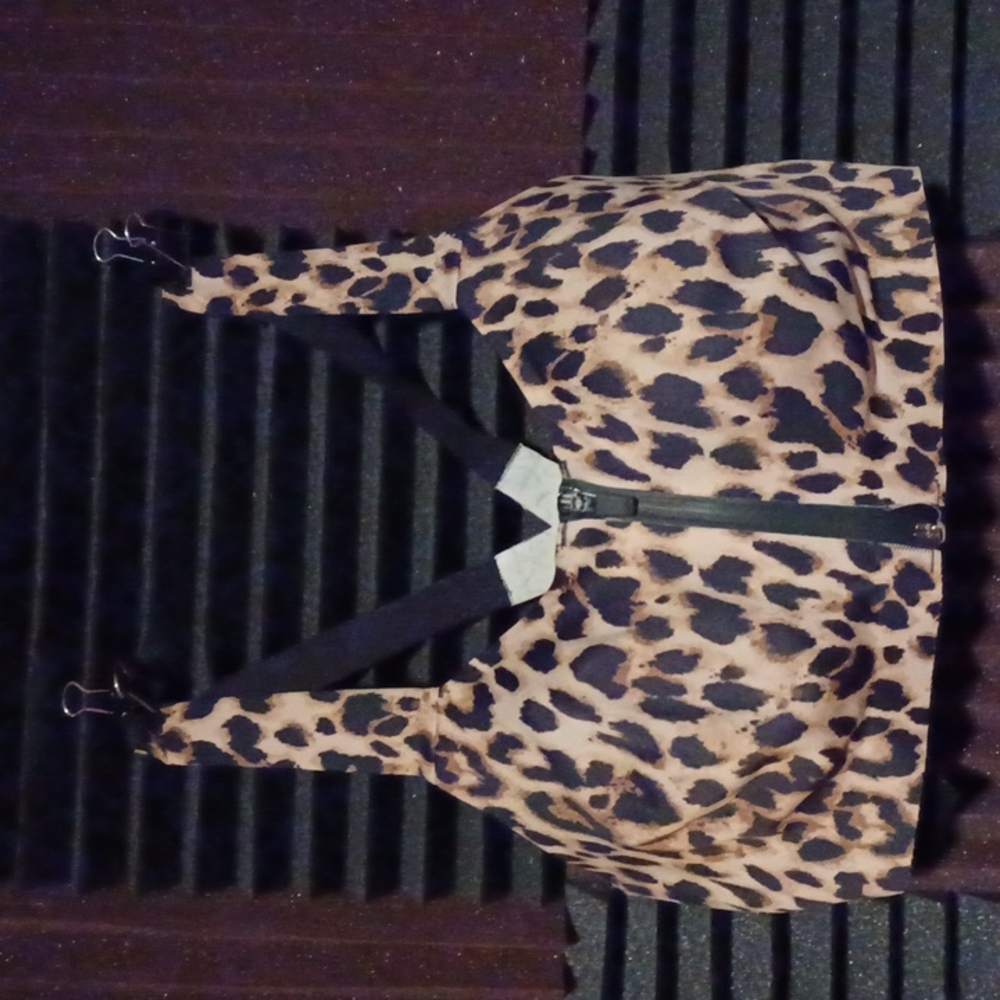Victoria's Secret zipper front bra, leopard print,  size 34DDD